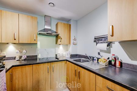 1 bedroom Apartment for sale in Taylors Avenue, Cleethorpes, DN35