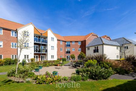 1 bedroom Apartment for sale in Taylors Avenue, Cleethorpes, DN35