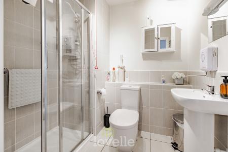 1 bedroom Apartment for sale in Taylors Avenue, Cleethorpes, DN35