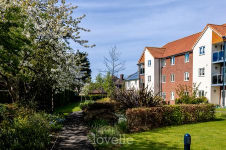 1 bedroom Apartment for sale in Taylors Avenue, Cleethorpes, DN35