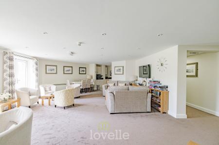 1 bedroom Apartment for sale in Taylors Avenue, Cleethorpes, DN35