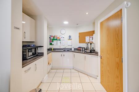 1 bedroom Apartment for sale in Taylors Avenue, Cleethorpes, DN35