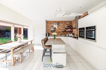 4 bedroom Detached house for sale in The Birches, Humberston, DN36