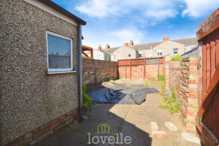 3 bedroom Terraced House for sale in Tiverton Street, Cleethorpes, DN35