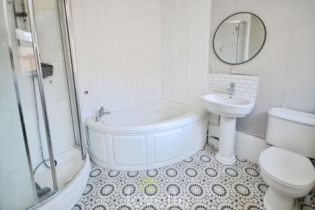 3 bedroom Terraced House for sale in Tiverton Street, Cleethorpes, DN35