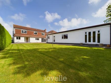 4 bedroom Detached house for sale in Walk Lane, Humberston, DN36