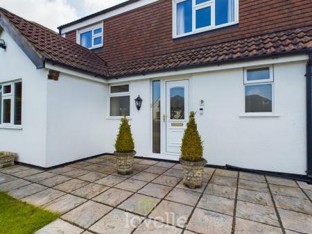 4 bedroom Detached house for sale in Walk Lane, Humberston, DN36