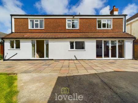 4 bedroom Detached house for sale in Walk Lane, Humberston, DN36