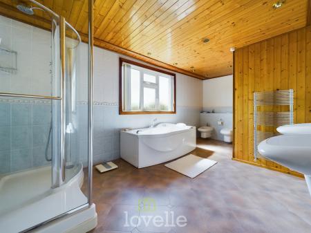 4 bedroom Detached house for sale in Walk Lane, Humberston, DN36