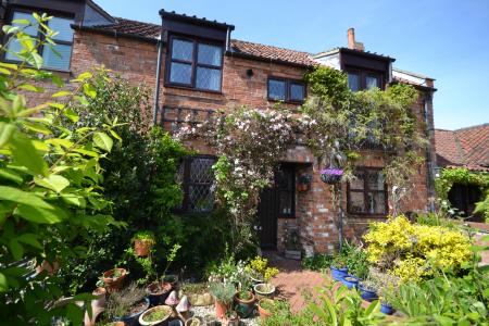 2 bedroom Cottage for sale in Whitehall Country Cottages, Cleethorpes, DN35
