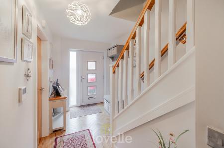 3 bedroom Semi-detached house for sale in Winter Gardens Close, Cleethorpes, DN35