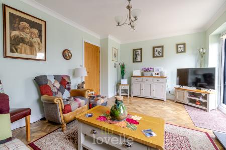 3 bedroom Semi-detached house for sale in Winter Gardens Close, Cleethorpes, DN35