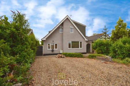 5 bedroom Detached house for sale in North Sea Lane, Humberston, DN36