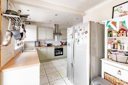 5 bedroom Detached house for sale in North Sea Lane, Humberston, DN36