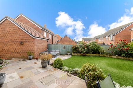 4 bedroom Detached house for sale in Alder Avenue, Humberston, DN36