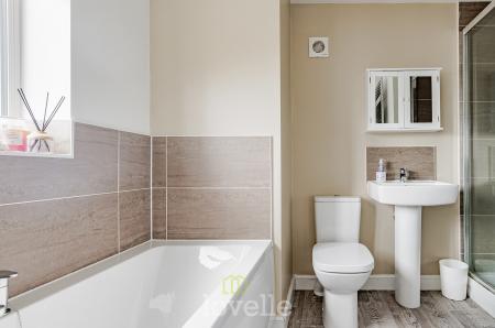 4 bedroom Detached house for sale in Alder Avenue, Humberston, DN36