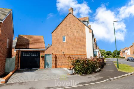 4 bedroom Detached house for sale in Alder Avenue, Humberston, DN36