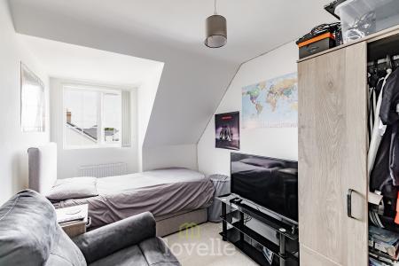 4 bedroom Detached house for sale in Alder Avenue, Humberston, DN36