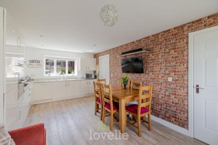 4 bedroom Detached house for sale in Alder Avenue, Humberston, DN36