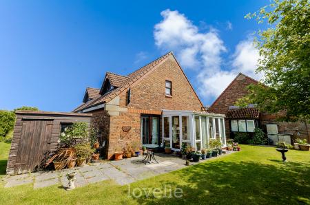 2 bedroom Semi-detached bungalow for sale in Meadow View, Cleethorpes, DN35