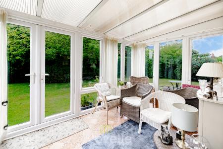 2 bedroom Semi-detached bungalow for sale in Meadow View, Cleethorpes, DN35