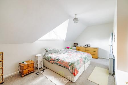 2 bedroom Semi-detached bungalow for sale in Meadow View, Cleethorpes, DN35