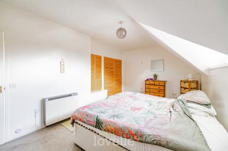 2 bedroom Semi-detached bungalow for sale in Meadow View, Cleethorpes, DN35