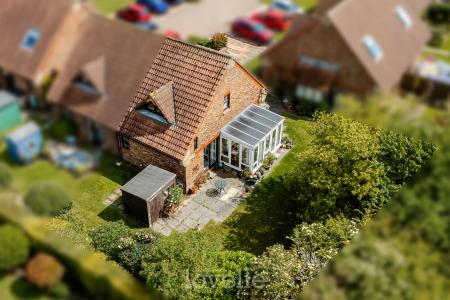 2 bedroom Semi-detached bungalow for sale in Meadow View, Cleethorpes, DN35