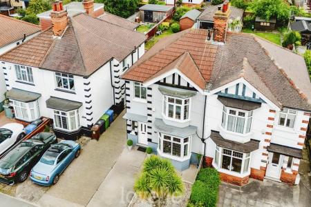 3 bedroom Semi-detached house for sale in Queens Parade, Cleethorpes, DN35