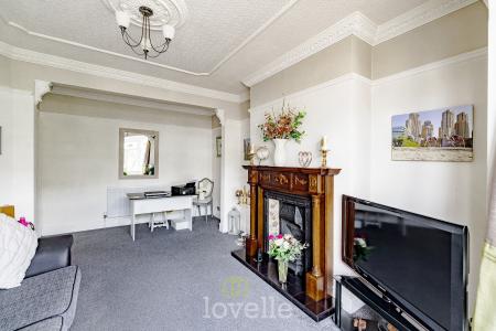 3 bedroom Semi-detached house for sale in Queens Parade, Cleethorpes, DN35