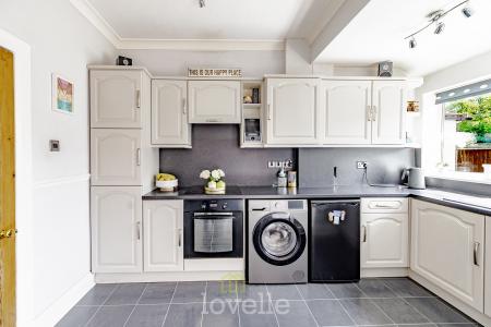 3 bedroom Semi-detached house for sale in Queens Parade, Cleethorpes, DN35