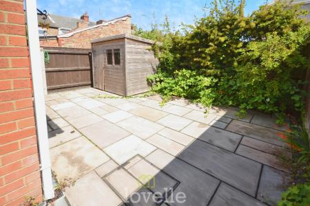2 bedroom Bungalow for sale in Suggitts Court, Cleethorpes, DN35