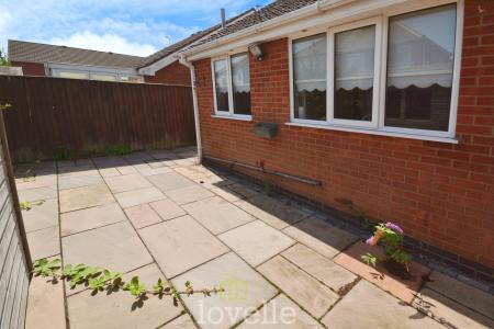 2 bedroom Bungalow for sale in Suggitts Court, Cleethorpes, DN35