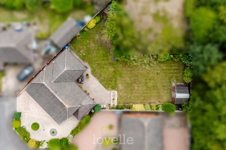 3 bedroom Detached bungalow for sale in Lindisfarne Avenue, New Waltham, DN36