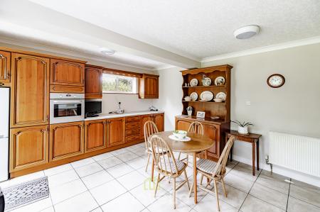 3 bedroom Detached bungalow for sale in Lindisfarne Avenue, New Waltham, DN36