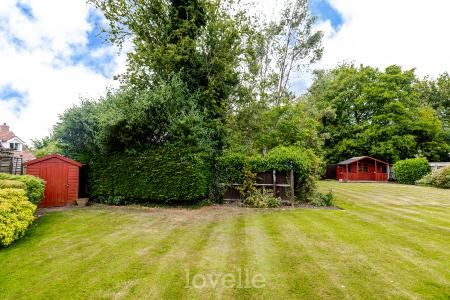 3 bedroom Detached bungalow for sale in Lindisfarne Avenue, New Waltham, DN36