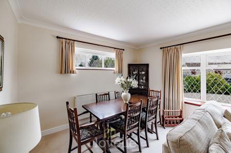 3 bedroom Detached bungalow for sale in Lindisfarne Avenue, New Waltham, DN36