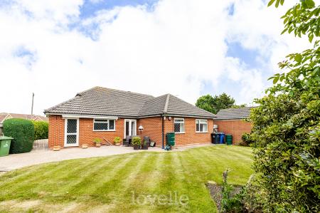 3 bedroom Detached bungalow for sale in Lindisfarne Avenue, New Waltham, DN36