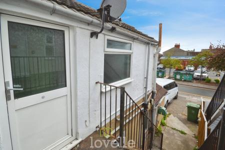2 bedroom Maisonette for sale in Sea View Street, Cleethorpes, DN35