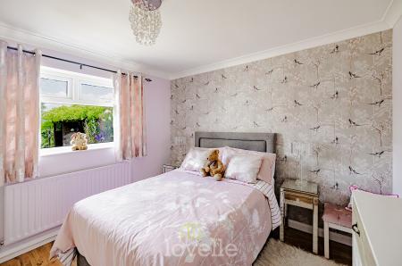 3 bedroom Bungalow for sale in Queen Elizabeth Road, Humberston, DN36