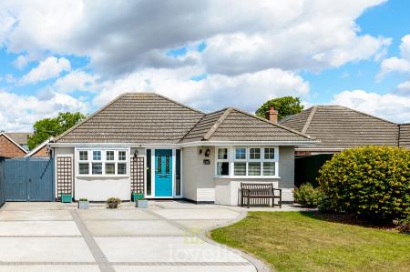 3 bedroom Bungalow for sale in Queen Elizabeth Road, Humberston, DN36