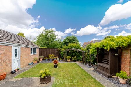 3 bedroom Bungalow for sale in Queen Elizabeth Road, Humberston, DN36