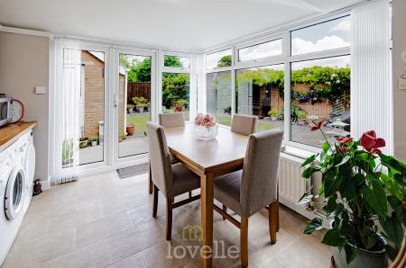 3 bedroom Bungalow for sale in Queen Elizabeth Road, Humberston, DN36