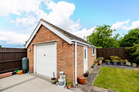 3 bedroom Bungalow for sale in Queen Elizabeth Road, Humberston, DN36