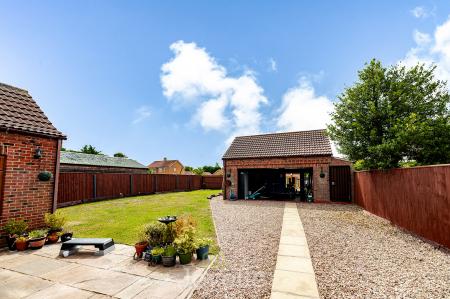4 bedroom Bungalow for sale in Duckthorpe Lane, Marshchapel, DN36