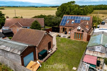 4 bedroom Bungalow for sale in Duckthorpe Lane, Marshchapel, DN36