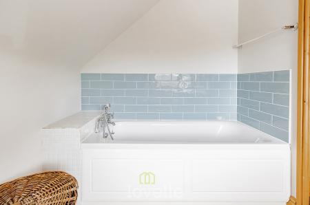 4 bedroom Bungalow for sale in Duckthorpe Lane, Marshchapel, DN36