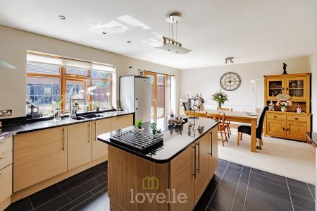 4 bedroom Bungalow for sale in Duckthorpe Lane, Marshchapel, DN36