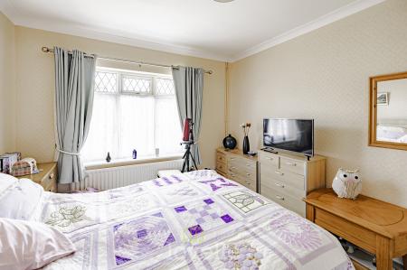 2 bedroom Bungalow for sale in Trinity Road, Cleethorpes, DN35