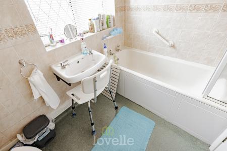 2 bedroom Bungalow for sale in Trinity Road, Cleethorpes, DN35